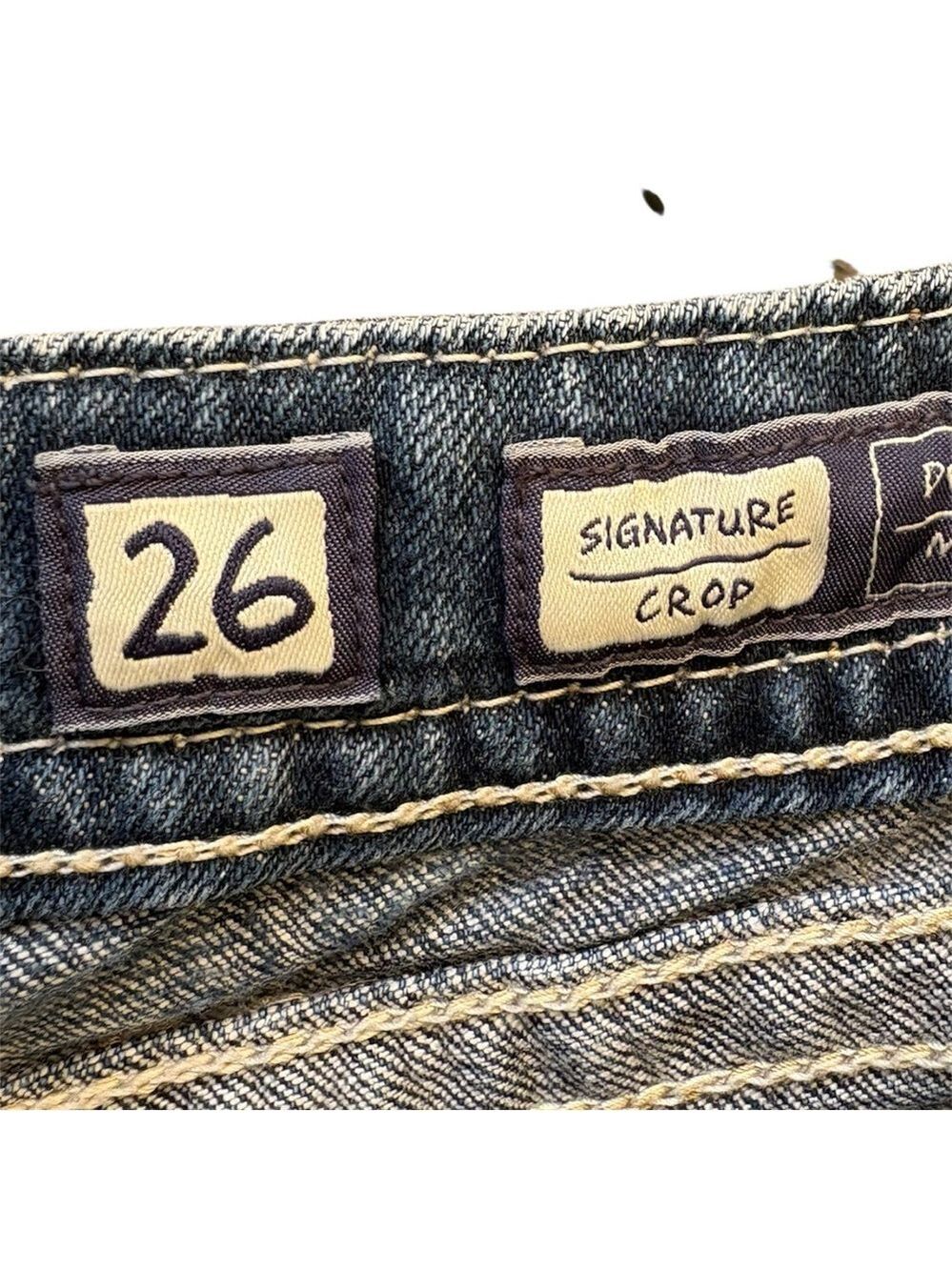 Miss Me Signature Crop Jeans w/Embellished Pocket Trim. Size 26 Like new! EUC! - Picture 5 of 13